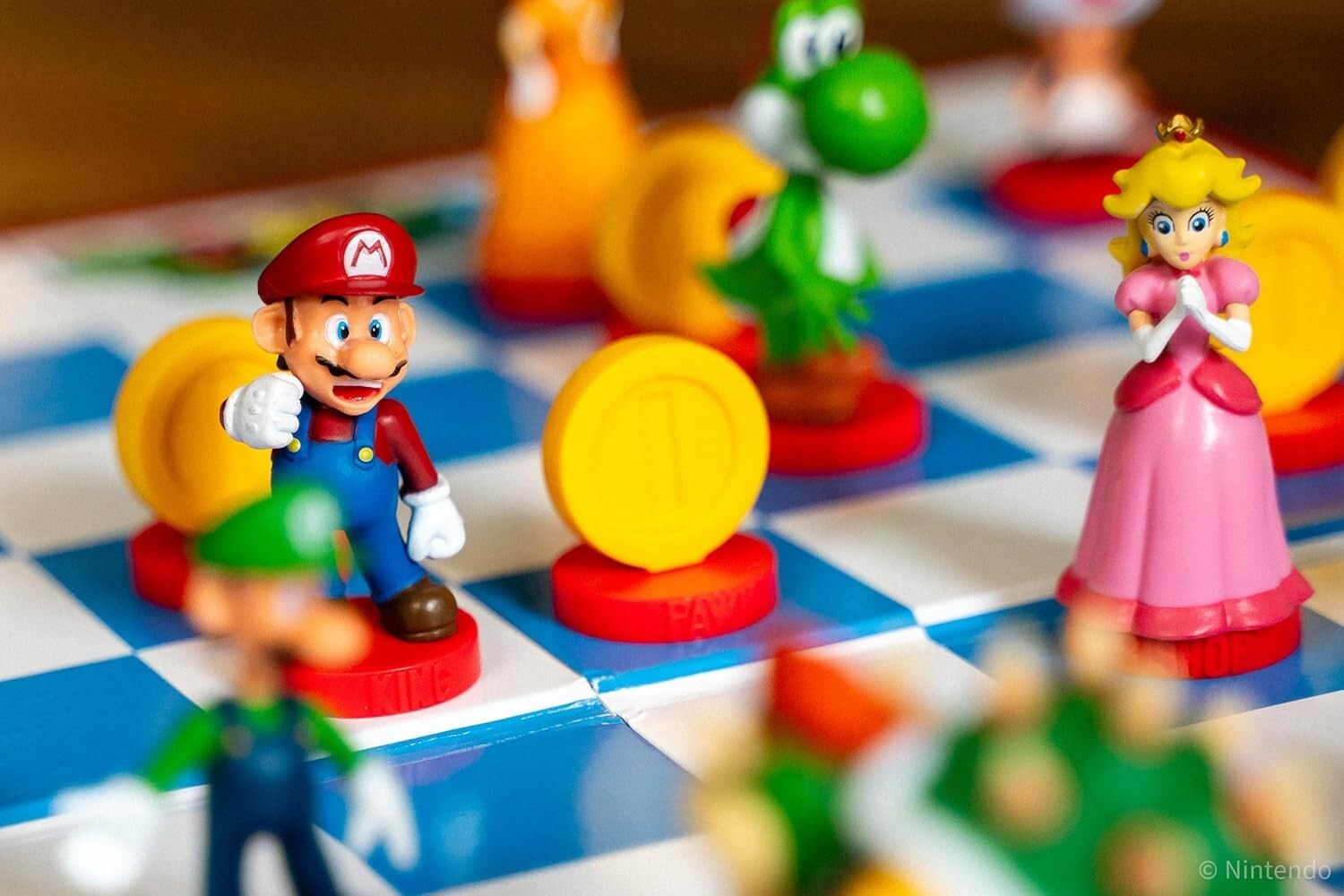Unique Super Mario Chess Game with 32 Sculpted Pieces - Ideal for Collectors