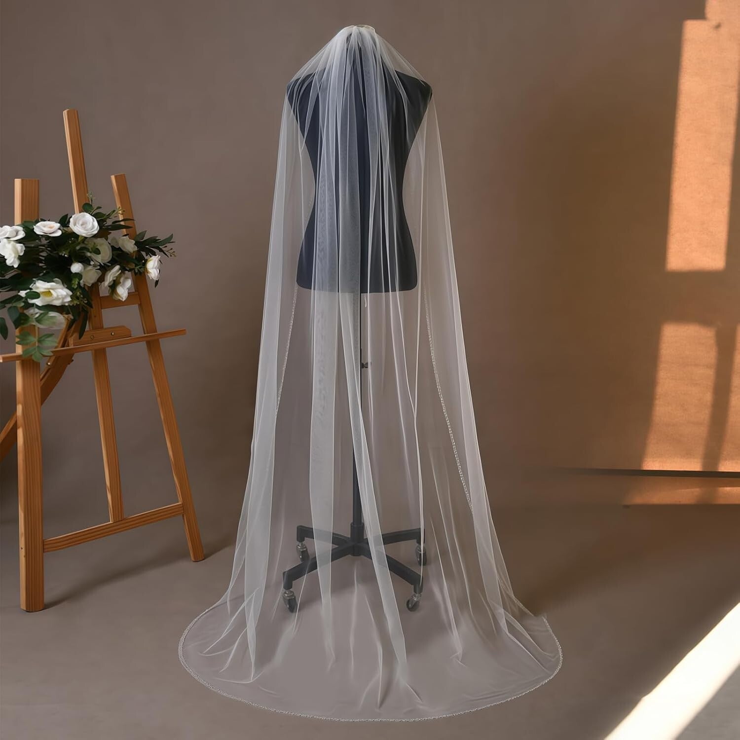 Lightweight Beaded Edge Bridal Veil - 1 Tier Fingertip Style for Elegant Brides