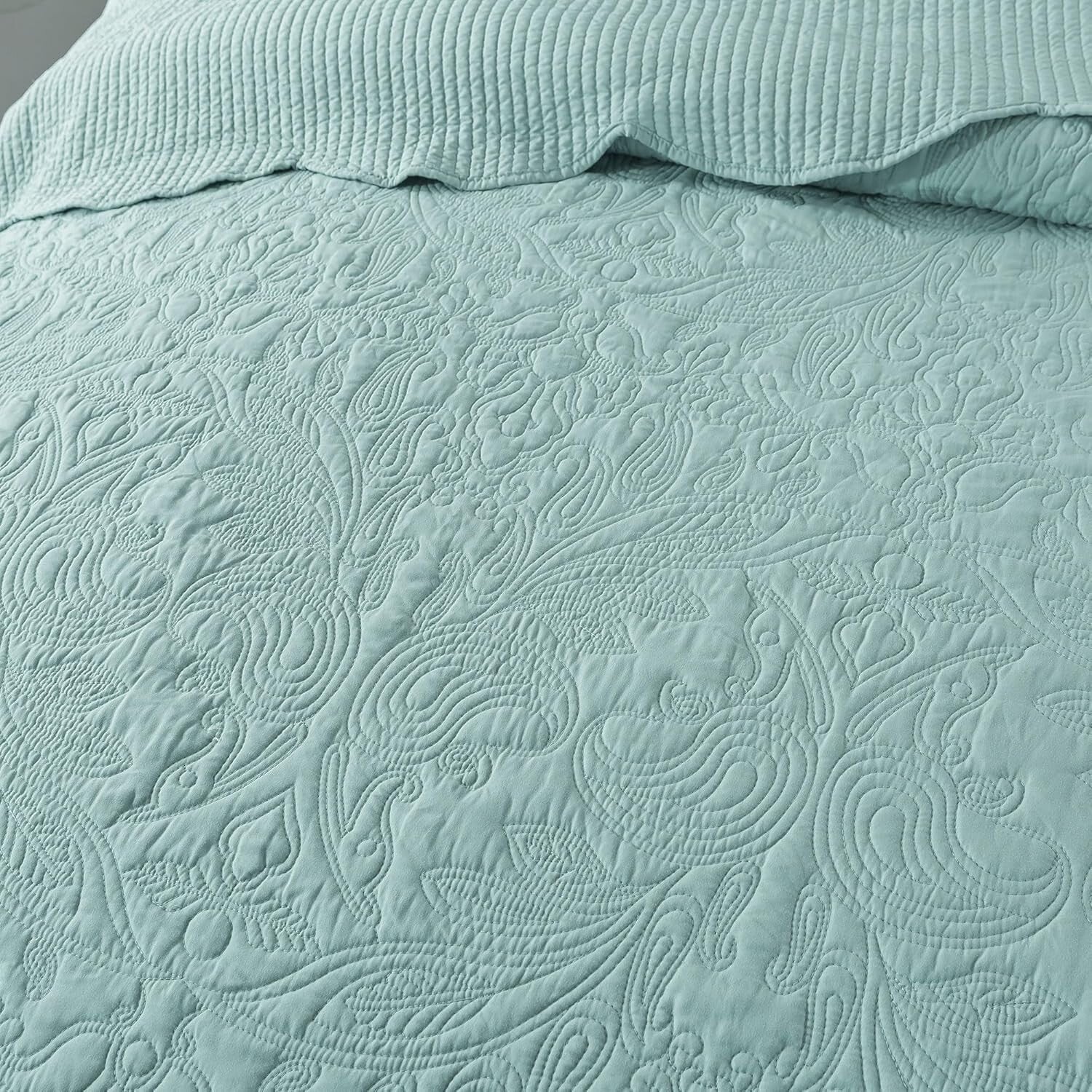 Reversible California King Quilt Set with Throw Pillow - Perfect for All Seasons