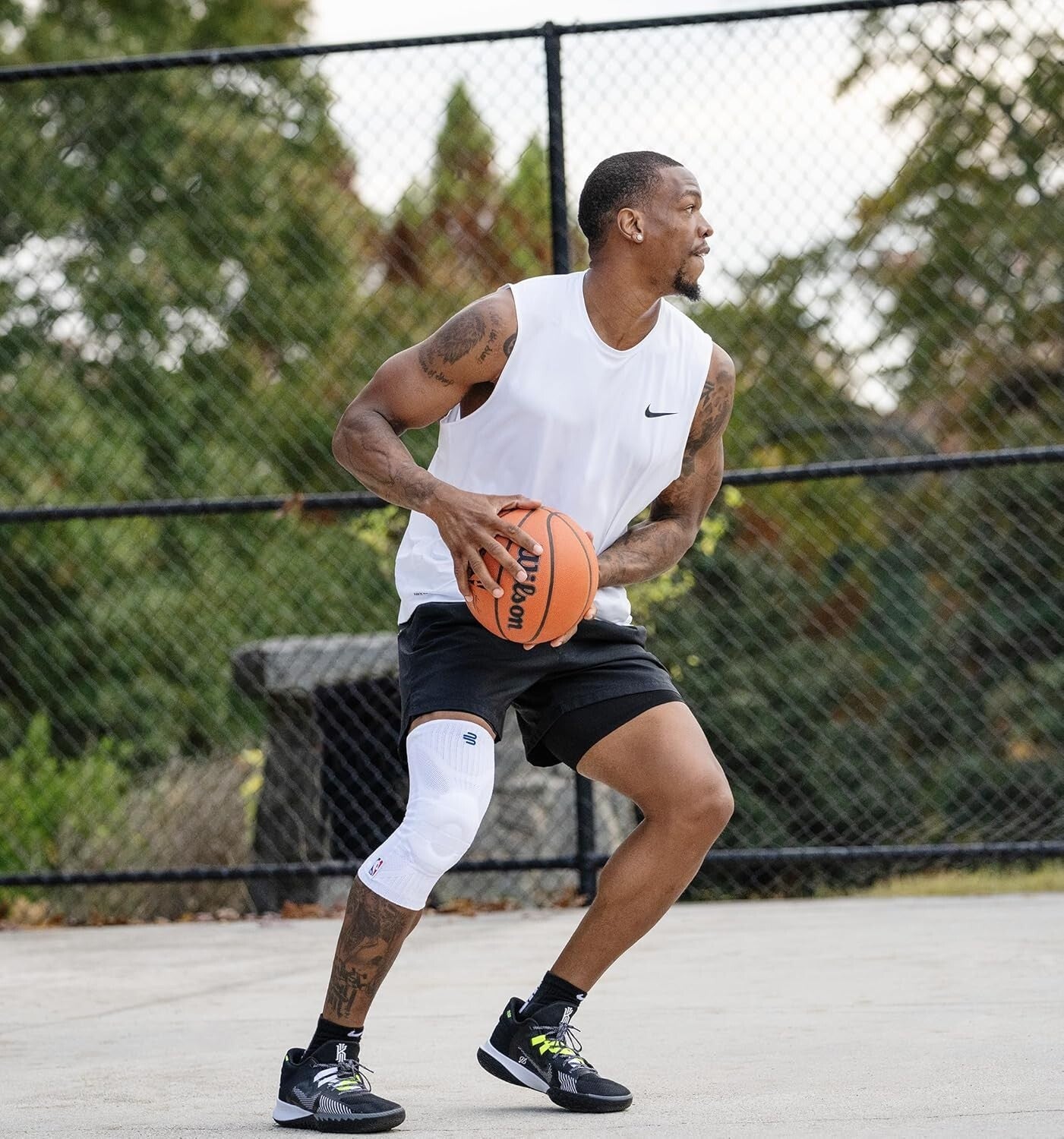 Moisture-Wicking Compression Knee Sleeve for Basketball - Supportive Fit Size M