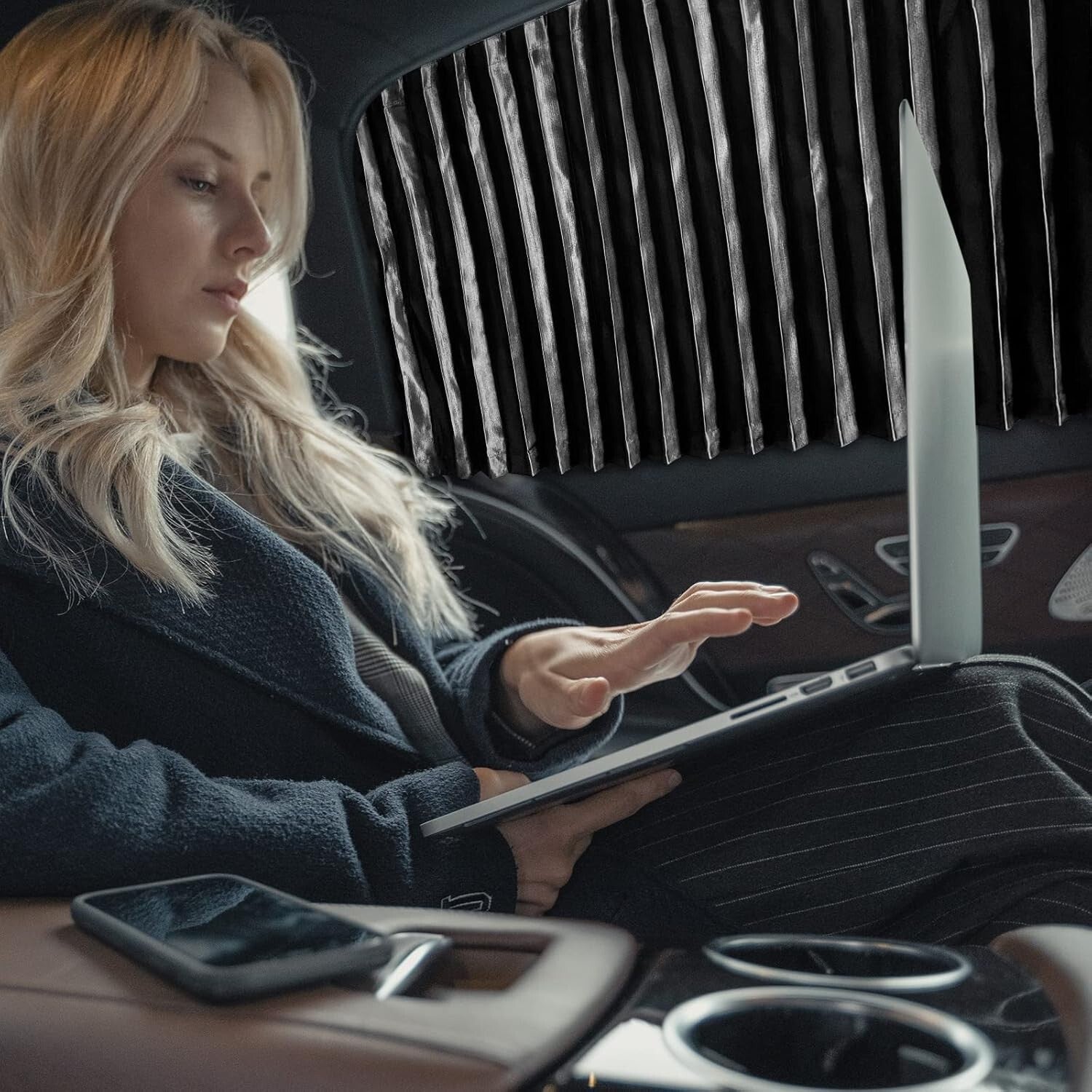 Extendable Magnetic Sun Shade for Cars - 4 PCS Privacy Covers for SUVs & Trucks