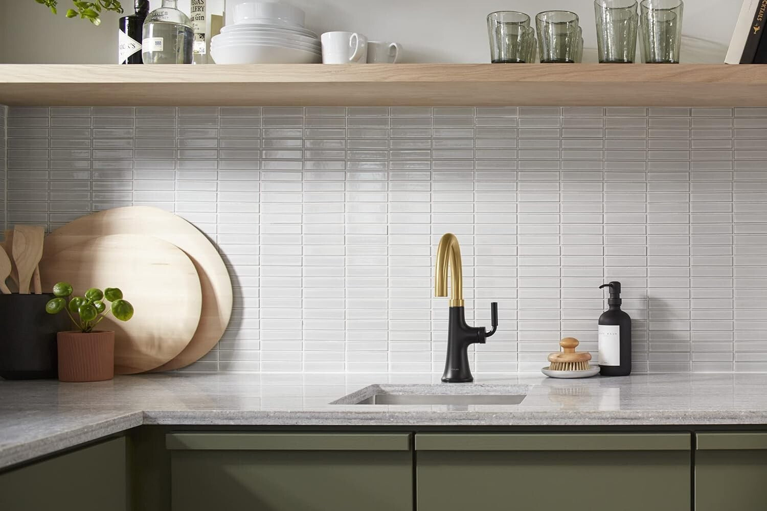 3-Spray Matte Black Kitchen Faucet - Durable Design with Temperature Memory