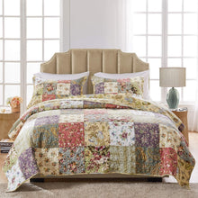 Load image into Gallery viewer, Blooming Prairie 100% Cotton Reversible Quilt Set - Twin/XL Floral Patchwork