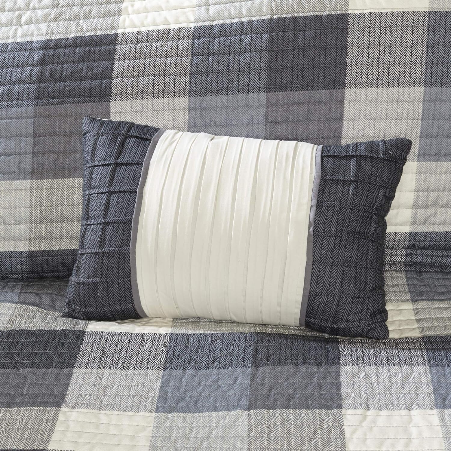 Cozy Buffalo Plaid Reversible Quilt Set with Decor Pillows - Full/Queen 6-Piece