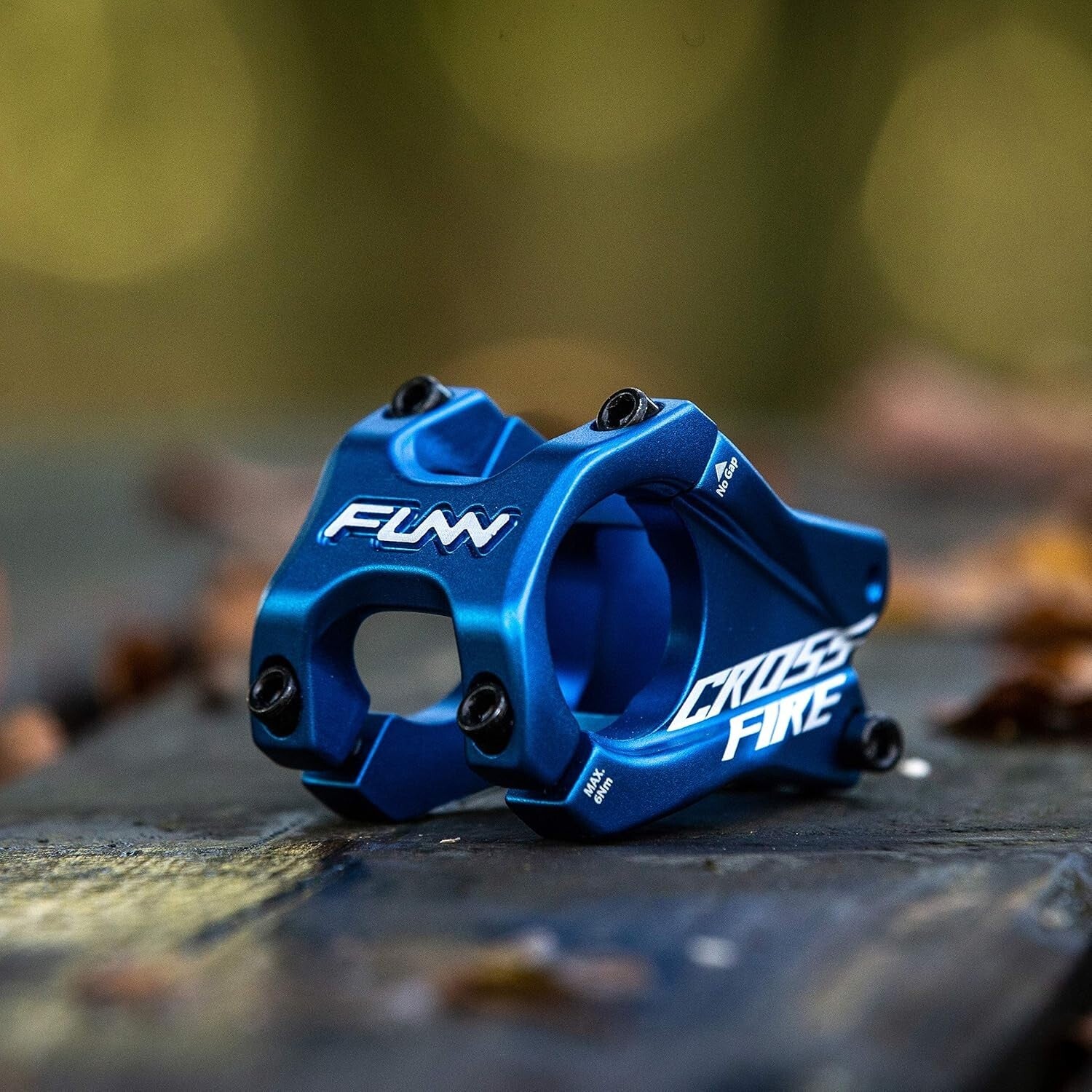 Featherweight Crossfire MTB Stem with 31.8mm Clamp - Versatile for All Riding