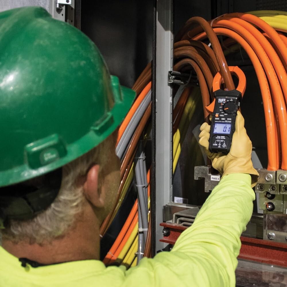 Versatile Digital Clamp Meter with True RMS and Auto-Ranging, 2000A Capacity