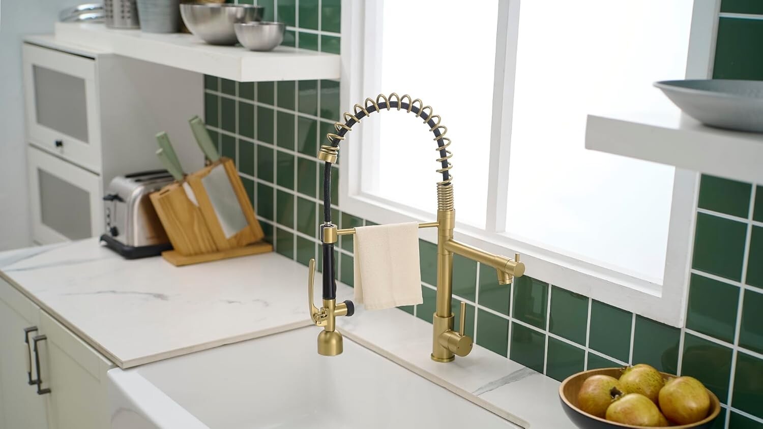 Single Handle Brushed Gold Kitchen Faucet with Temperature-Sensitive LED