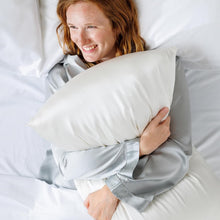Load image into Gallery viewer, Luxury Quality 25mm Queen Mulberry Silk Pillowcase - Good Housekeeping Winner