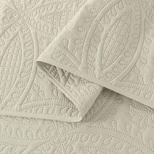 Load image into Gallery viewer, Elegant 3-Piece Ivory King Coverlet with Medallion Pattern - Year-Round Comfort