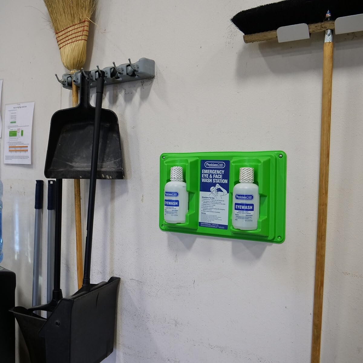 Safety Green Wall-Mountable Eyewash Station with Two 32 oz Eye Rinse Bottles