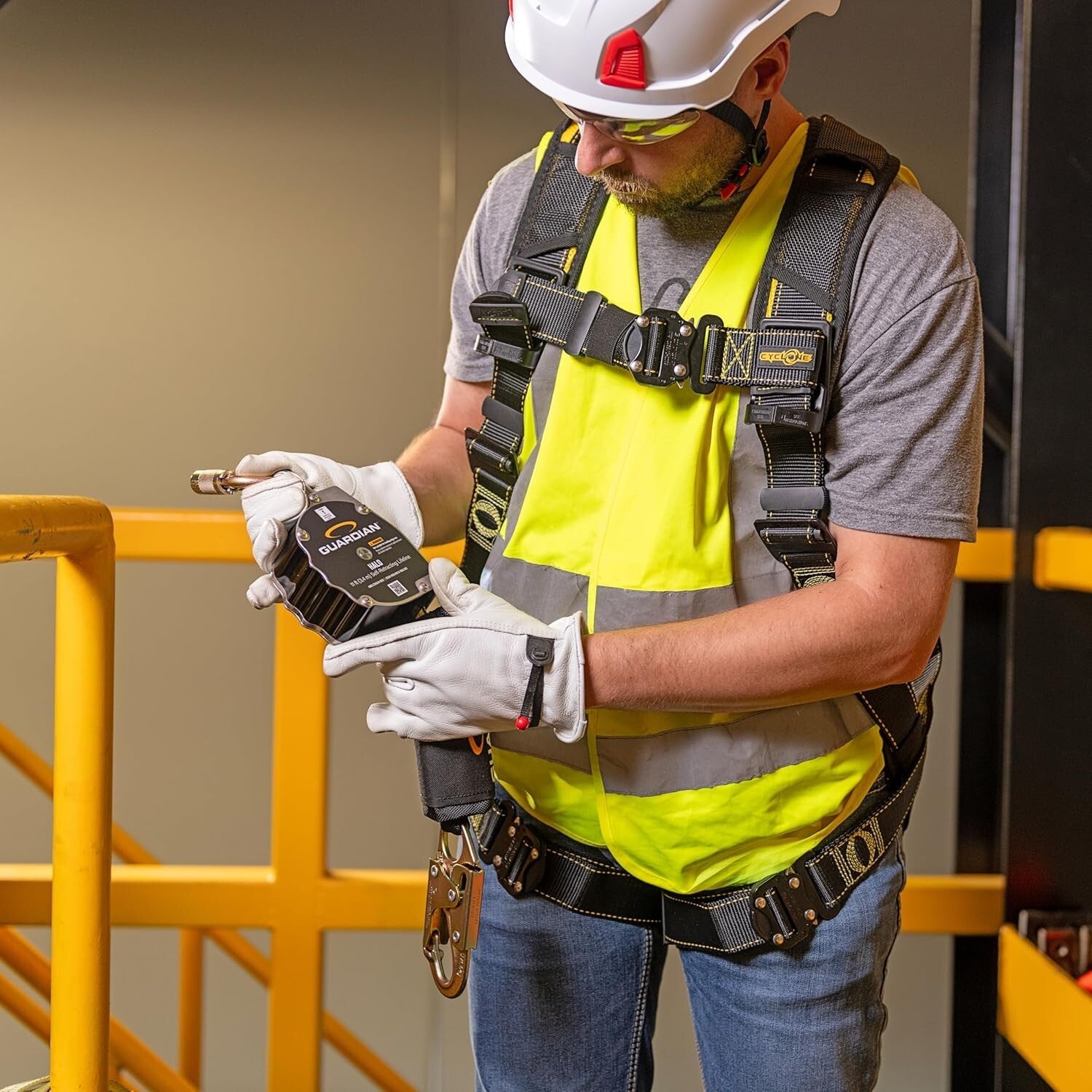 Guardian Halo SRL: 11 ft Self-Retracting Lifeline with Carabiner - ANSI Compl...