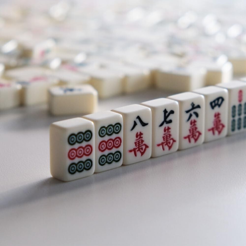Family-Friendly Mahjong Game Set with 146 Tiles & Beautiful Storage Case